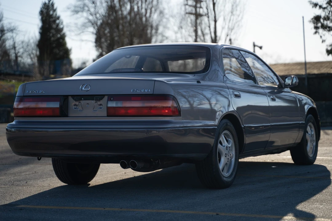1996 Lexus ES 2nd Gen - Image 13 of 31