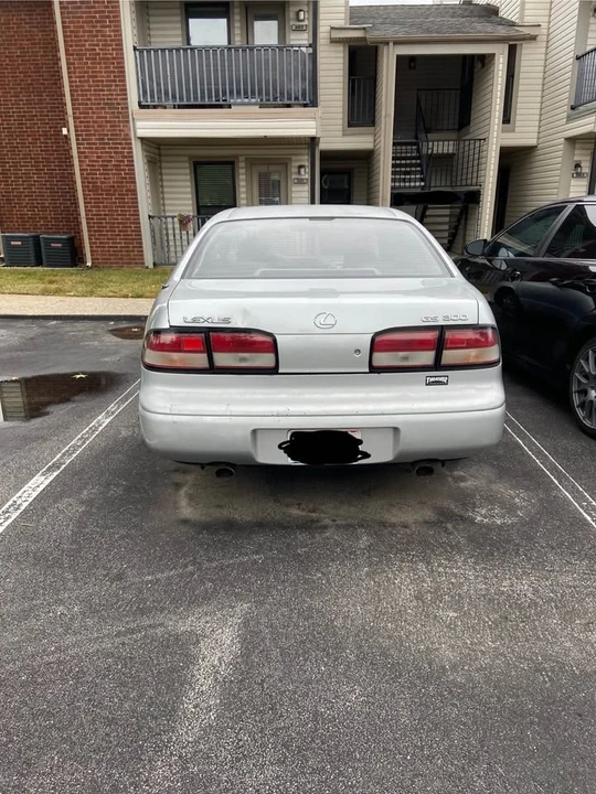 1996 Lexus GS 1st Gen - Image 2 of 3