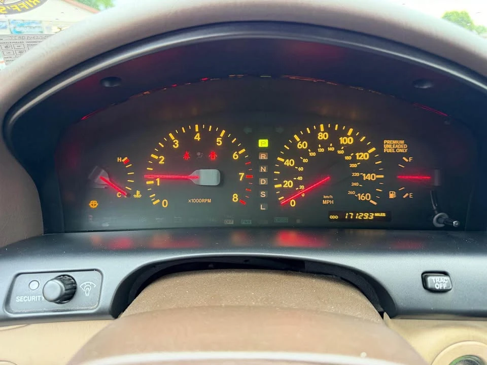 1996 Lexus GS 1st Gen - Image 6 of 11