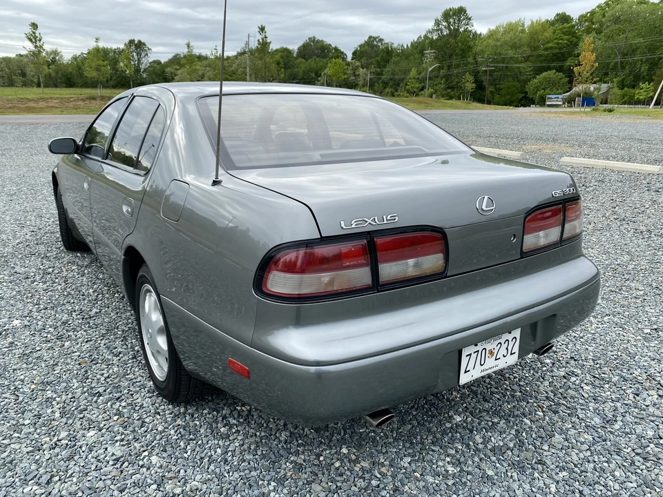 1996 Lexus GS 1st Gen - Image 11 of 31