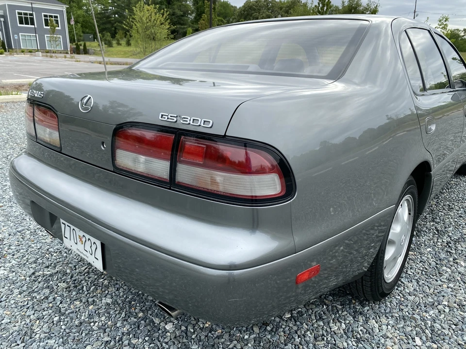 1996 Lexus GS 1st Gen - Image 15 of 31