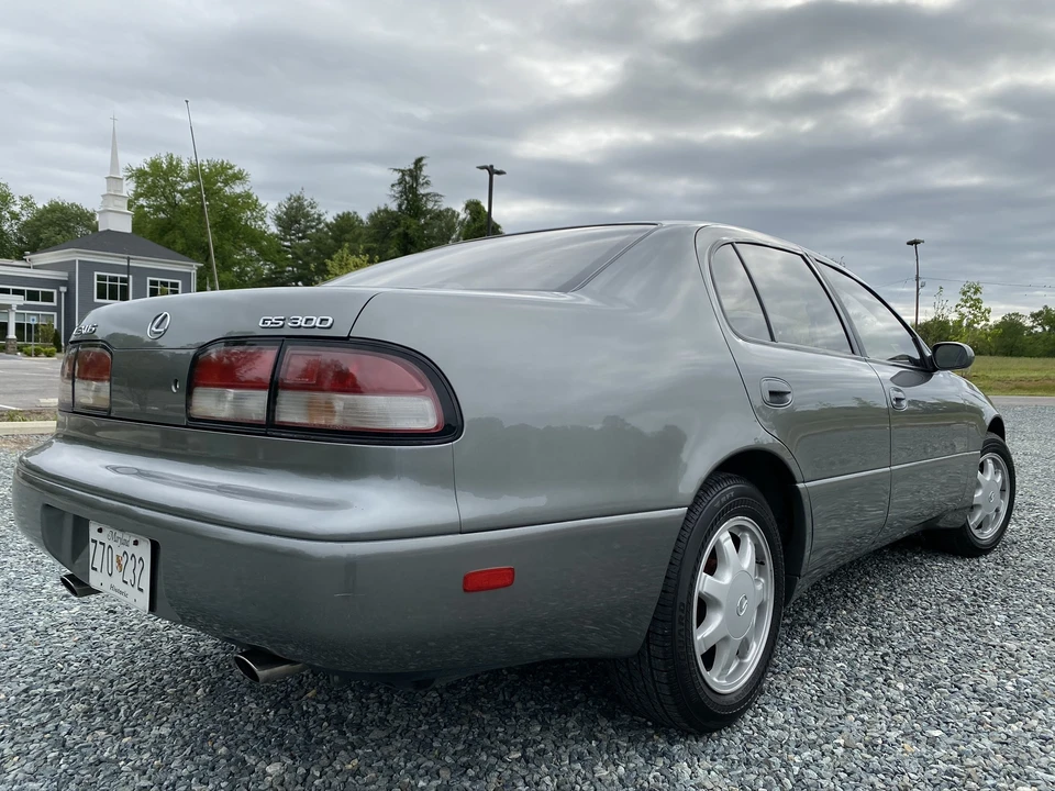1996 Lexus GS 1st Gen - Image 16 of 31