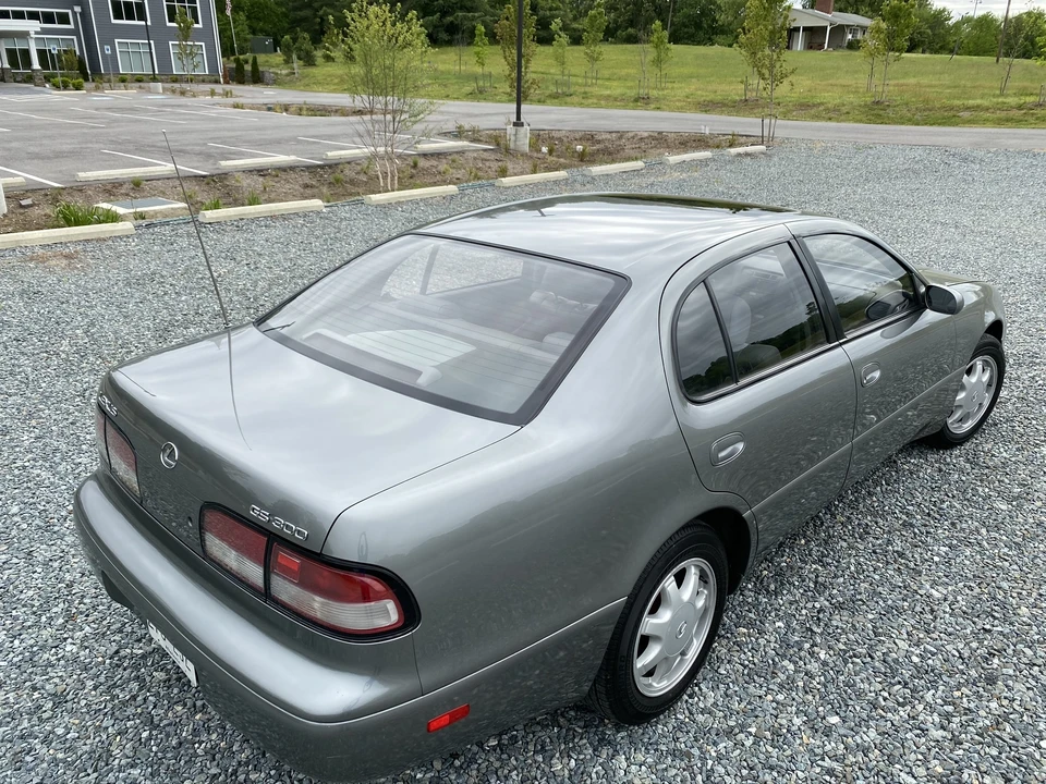 1996 Lexus GS 1st Gen - Image 17 of 31