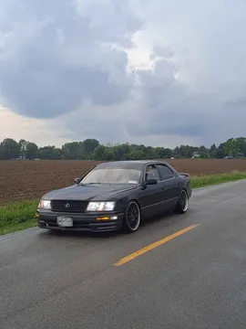 1996 Lexus LS 400