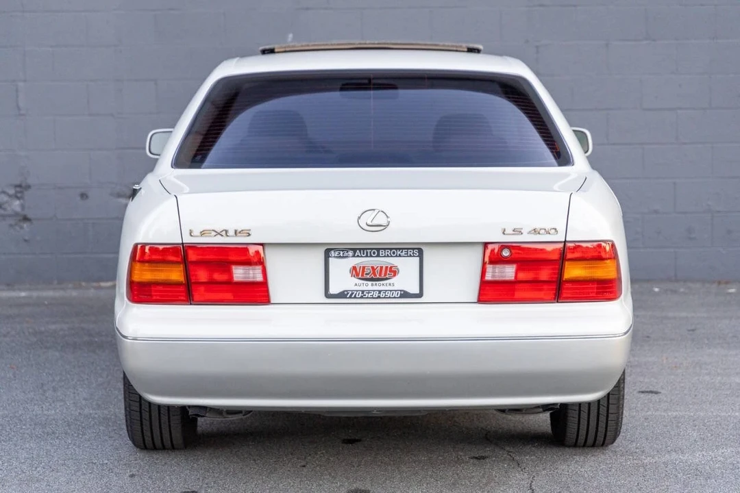 1996 Lexus LS 2nd Gen - Image 19 of 21