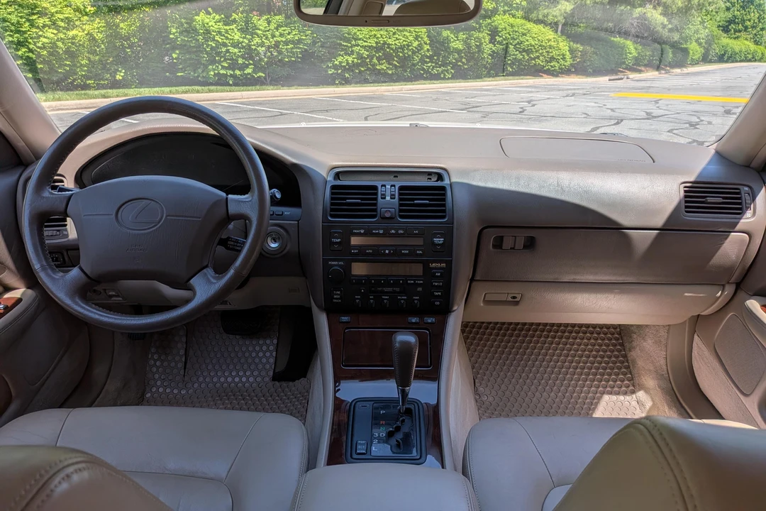 1996 Lexus LS 2nd Gen - Image 26 of 31