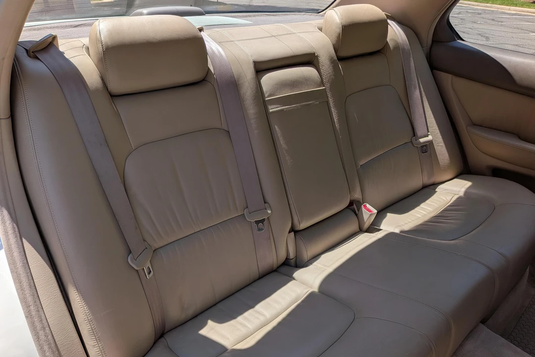 1996 Lexus LS 2nd Gen - Image 28 of 31