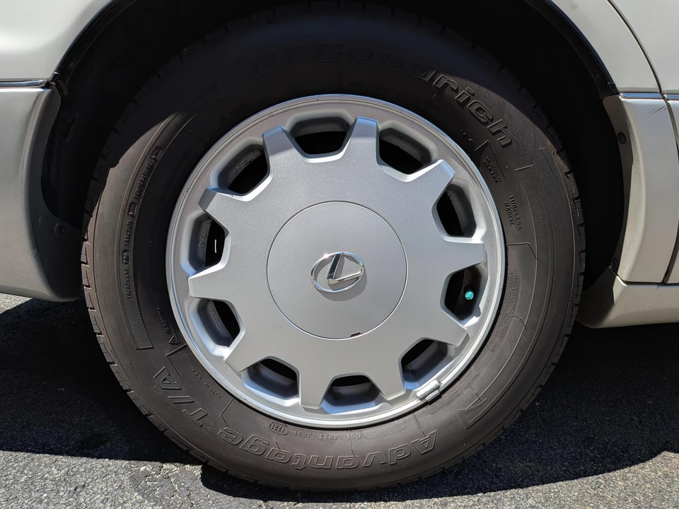 1996 Lexus LS 2nd Gen - Image 24 of 31