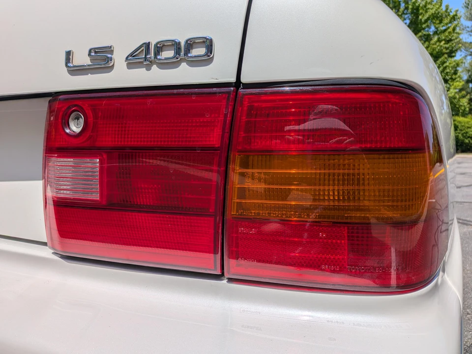 1996 Lexus LS 2nd Gen - Image 15 of 31