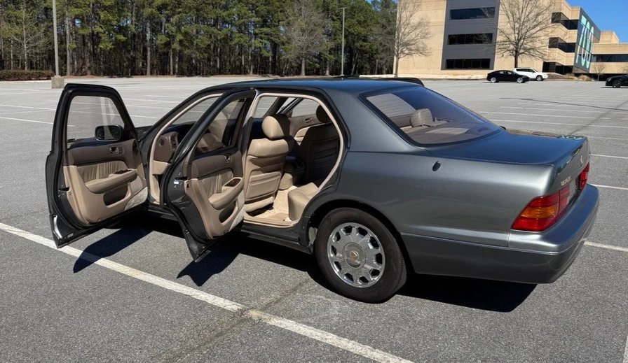 1996 Lexus LS 2nd Gen - Image 12 of 31
