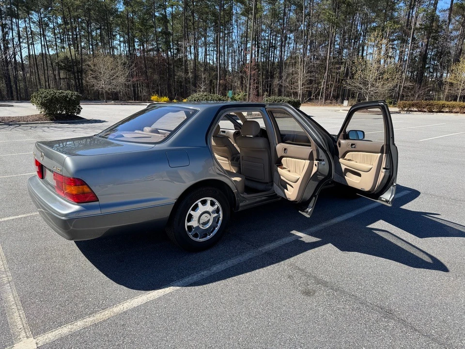 1996 Lexus LS 2nd Gen - Image 11 of 31