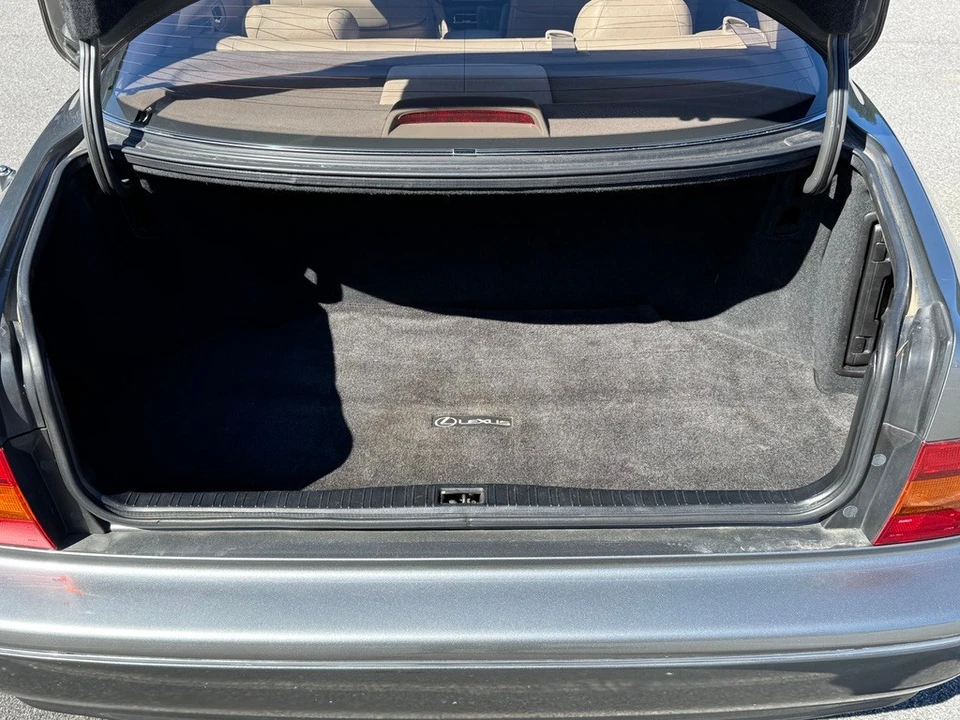 1996 Lexus LS 2nd Gen - Image 25 of 31