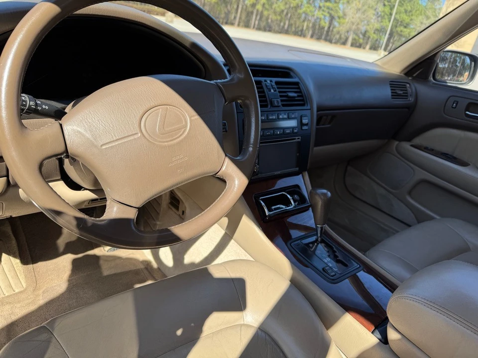 1996 Lexus LS 2nd Gen - Image 18 of 31