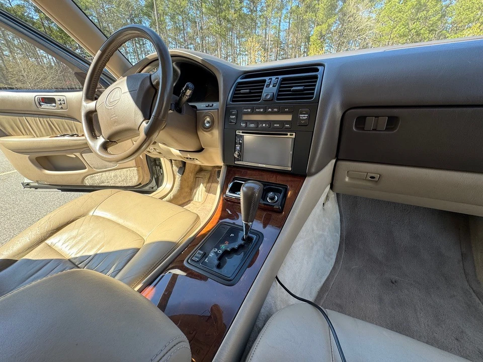 1996 Lexus LS 2nd Gen - Image 17 of 31