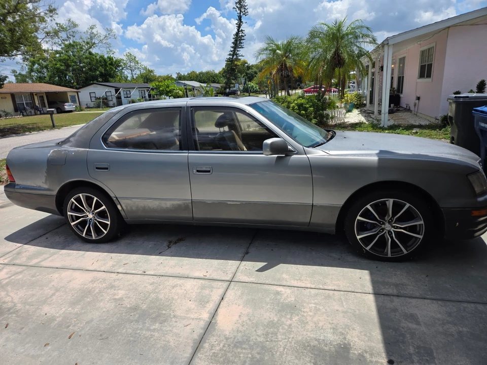 1996 Lexus LS 2nd Gen - Image 4 of 7