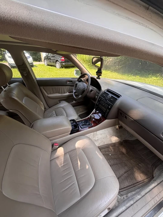 1996 Lexus LS 2nd Gen - Image 9 of 11