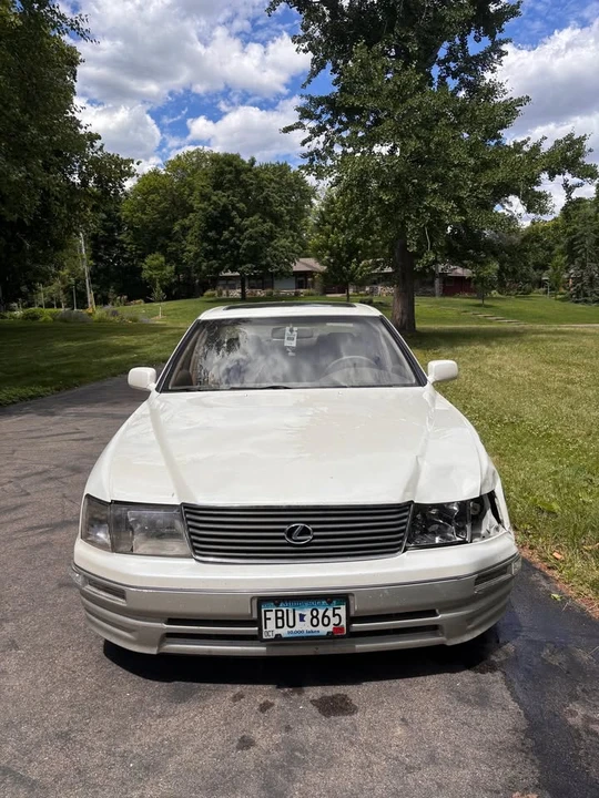 1996 Lexus LS 2nd Gen - Image 3 of 11