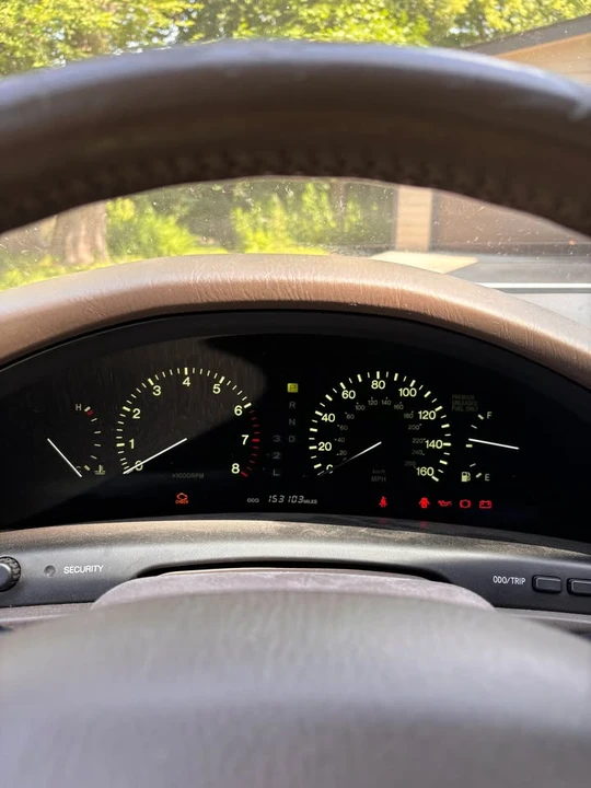 1996 Lexus LS 2nd Gen - Image 10 of 11