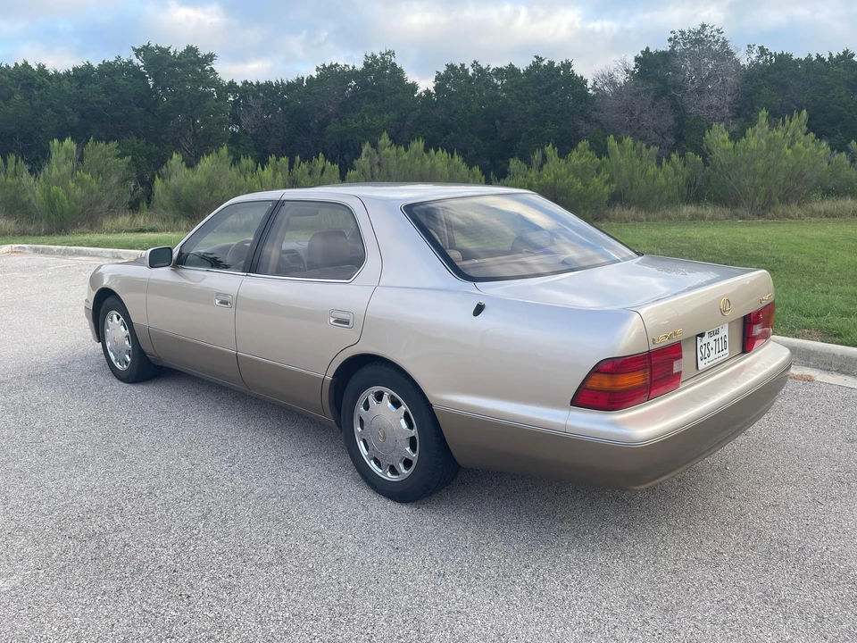 1996 Lexus LS 1st Gen - Image 9 of 31