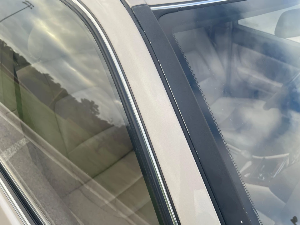 1996 Lexus LS 1st Gen - Image 25 of 31