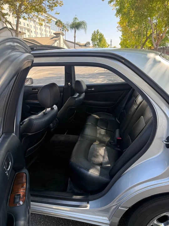 1996 Lexus LS 2nd Gen - Image 8 of 12