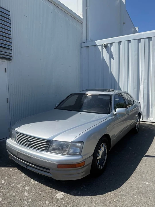 1996 Lexus LS 2nd Gen - Image 12 of 12