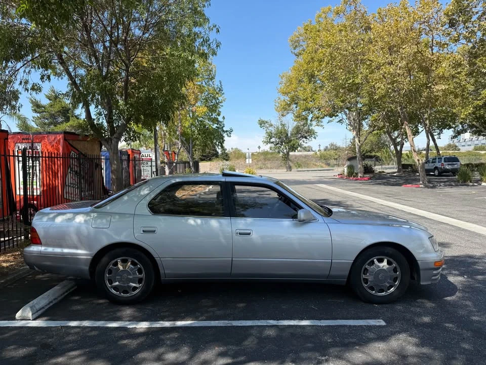 1996 Lexus LS 2nd Gen - Image 3 of 12