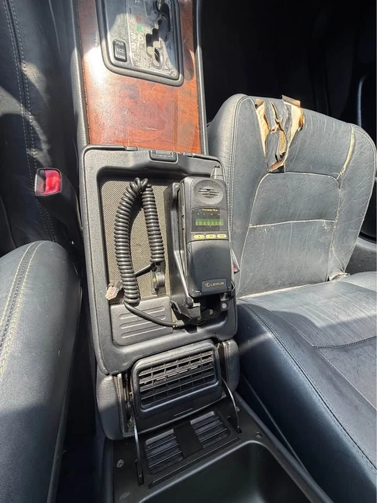 1996 Lexus LS 2nd Gen - Image 10 of 12