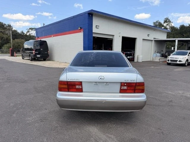 1996 Lexus LS 2nd Gen - Image 2 of 10