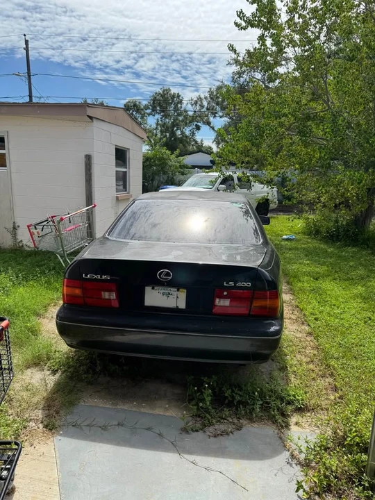 1996 Lexus LS 2nd Gen - Image 2 of 12