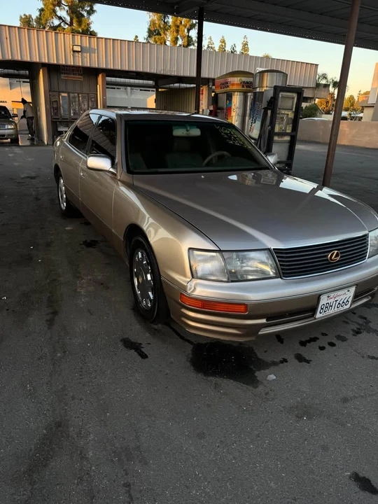 1996 Lexus LS 2nd Gen - Image 2 of 13