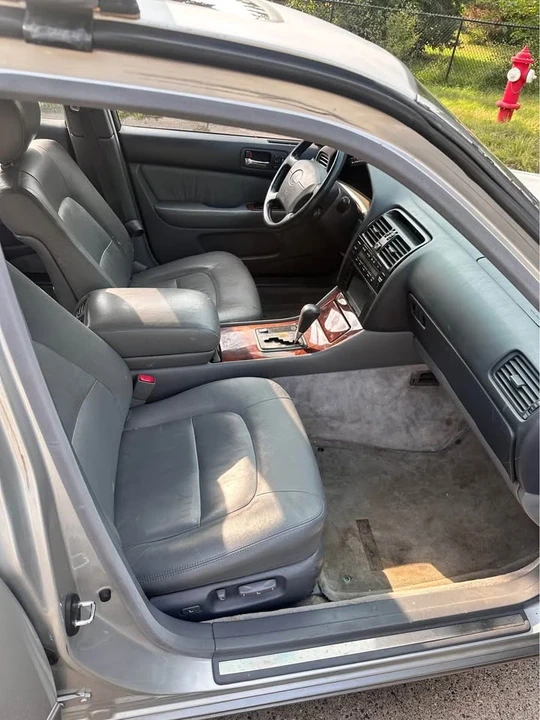 1996 Lexus LS 2nd Gen - Image 7 of 9