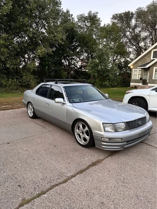 1996 Lexus LS 2nd Gen - Image 3 of 9