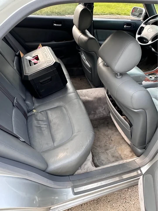 1996 Lexus LS 2nd Gen - Image 8 of 9