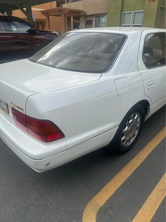 1996 Lexus LS 2nd Gen - Image 7 of 9