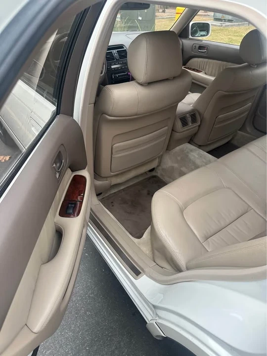 1996 Lexus LS 2nd Gen - Image 4 of 9
