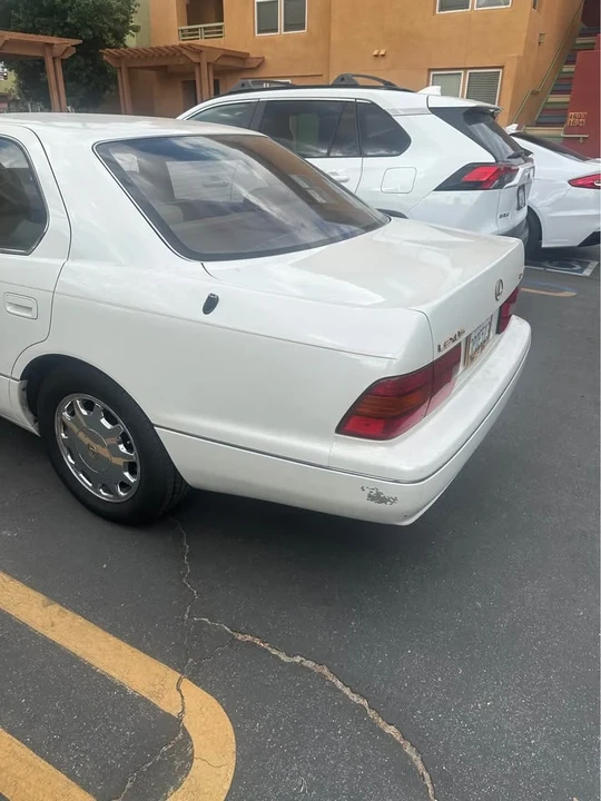 1996 Lexus LS 2nd Gen - Image 8 of 9
