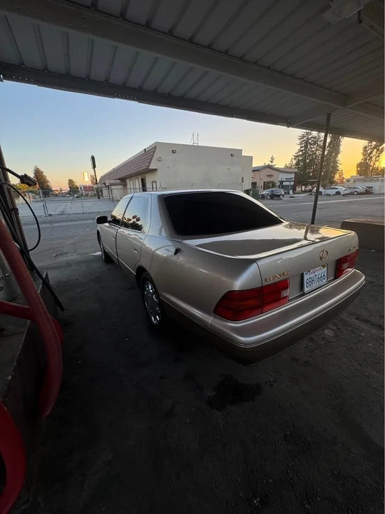 1996 Lexus LS 2nd Gen - Image 7 of 13