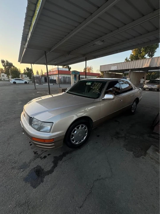 1996 Lexus LS 2nd Gen - Image 4 of 13