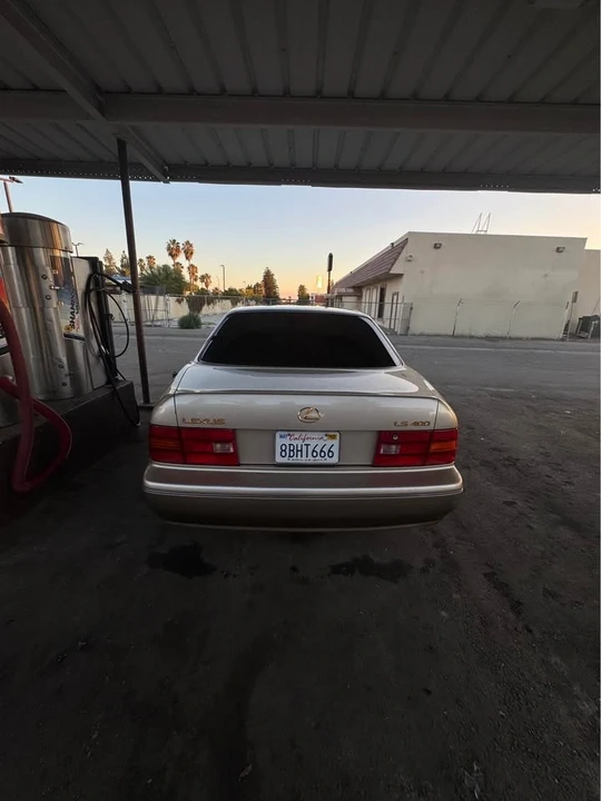 1996 Lexus LS 2nd Gen - Image 6 of 13