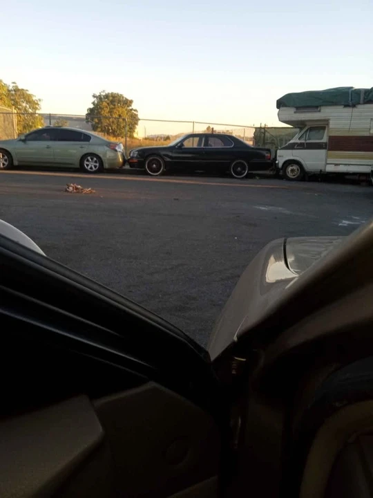 1996 Lexus LS 2nd Gen - Image 2 of 8