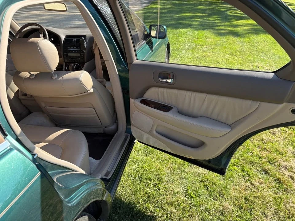 1996 Lexus LS 2nd Gen - Image 11 of 19