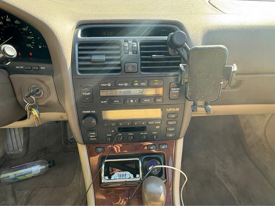 1996 Lexus LS 2nd Gen - Image 18 of 19