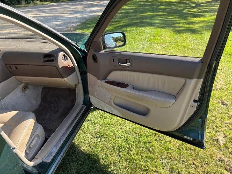 1996 Lexus LS 2nd Gen - Image 13 of 19
