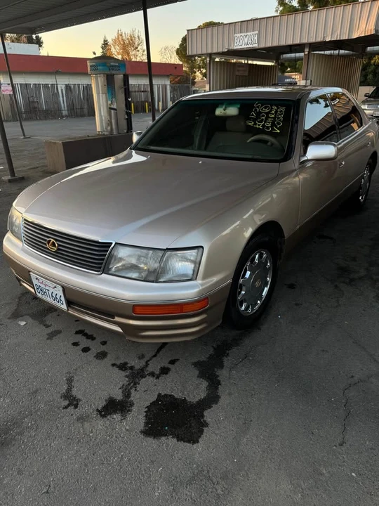 1996 Lexus LS 2nd Gen - Image 2 of 13