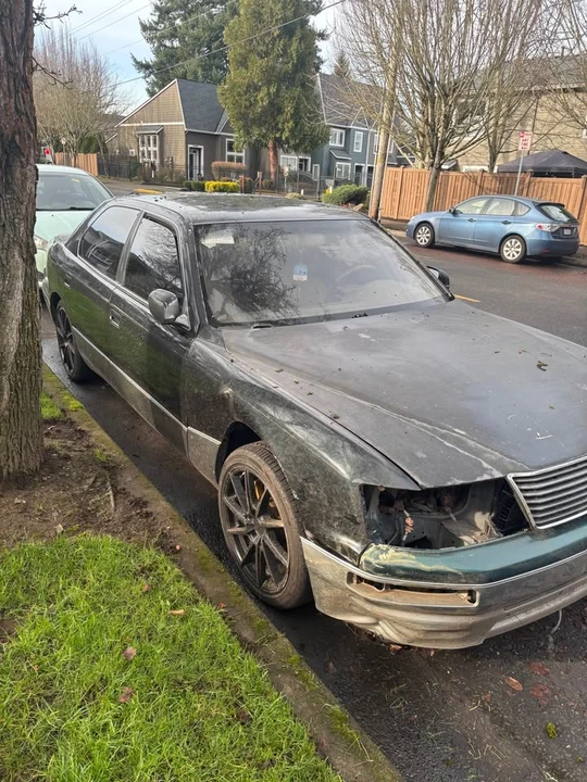 1996 Lexus LS 2nd Gen - Image 3 of 9