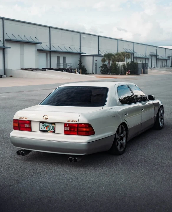 1996 Lexus LS 2nd Gen - Image 2 of 5