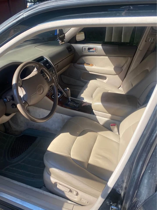 1996 Lexus LS 2nd Gen - Image 11 of 12