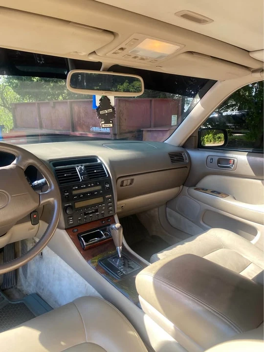 1996 Lexus LS 2nd Gen - Image 6 of 12