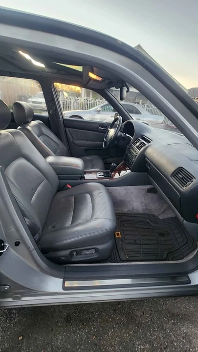 1996 Lexus LS 2nd Gen - Image 13 of 15
